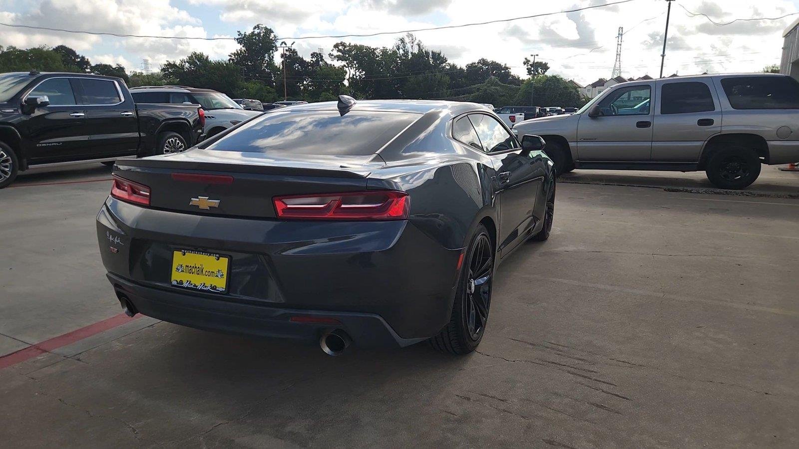2018 Chevrolet Camaro 1LT - Photo 8