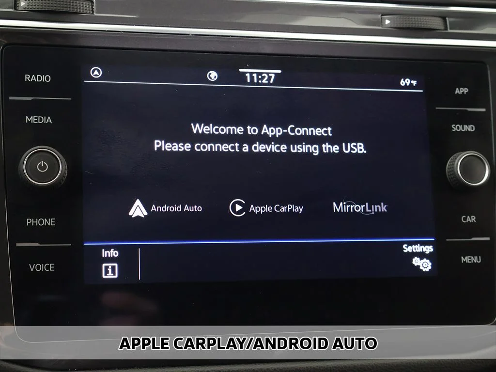 Used 2023 Platinum Gray Metallic Volkswagen 2.0T SE image 8