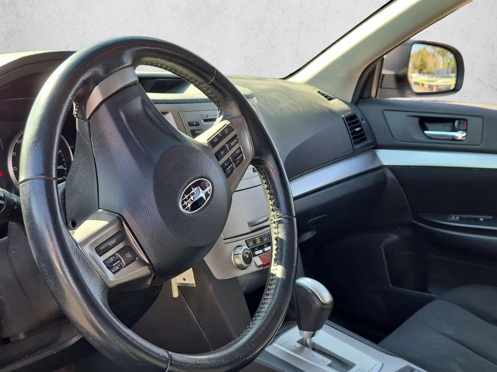 Used 2014 Ice Silver Metallic Subaru 2.5i Premium image 12