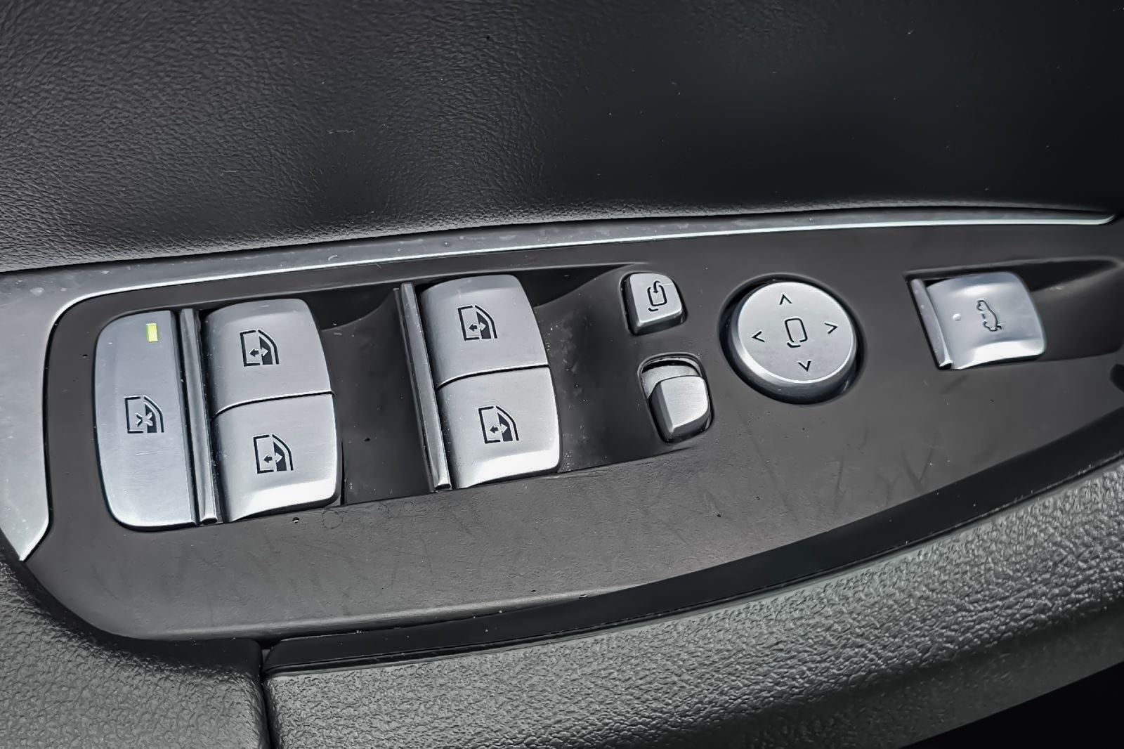 Used 2024  BMW xDrive30i image 28