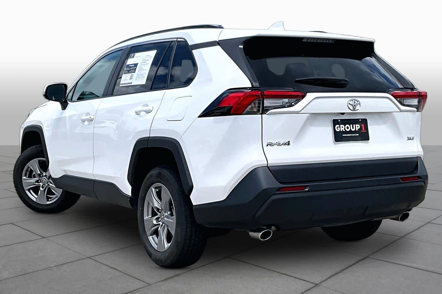 Used 2024 Ice Cap Toyota XLE image 11