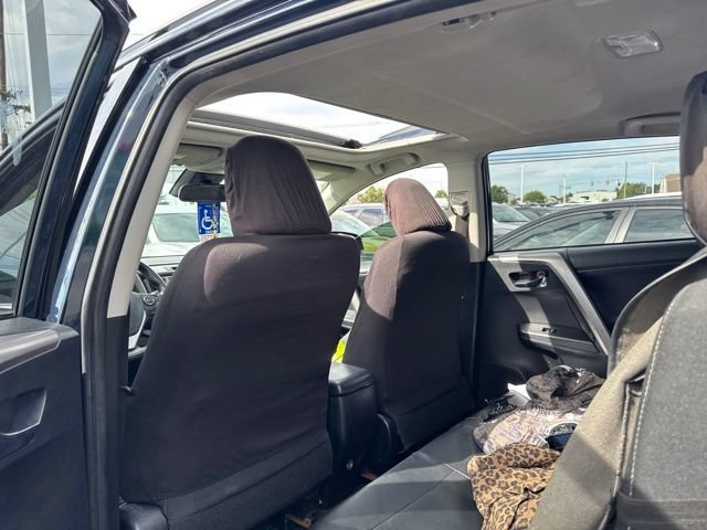 Used 2018 Galactic Aqua Mica Toyota XLE image 11