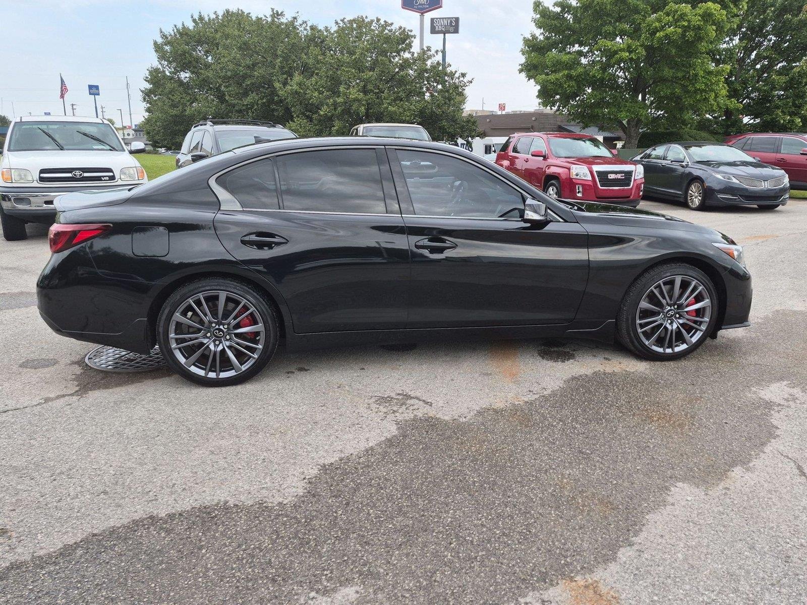 Used 2023 Midnight Black INFINITI RED SPORT 400 image 6