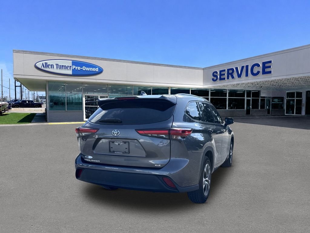 2021 Toyota Highlander XLE - Photo 8