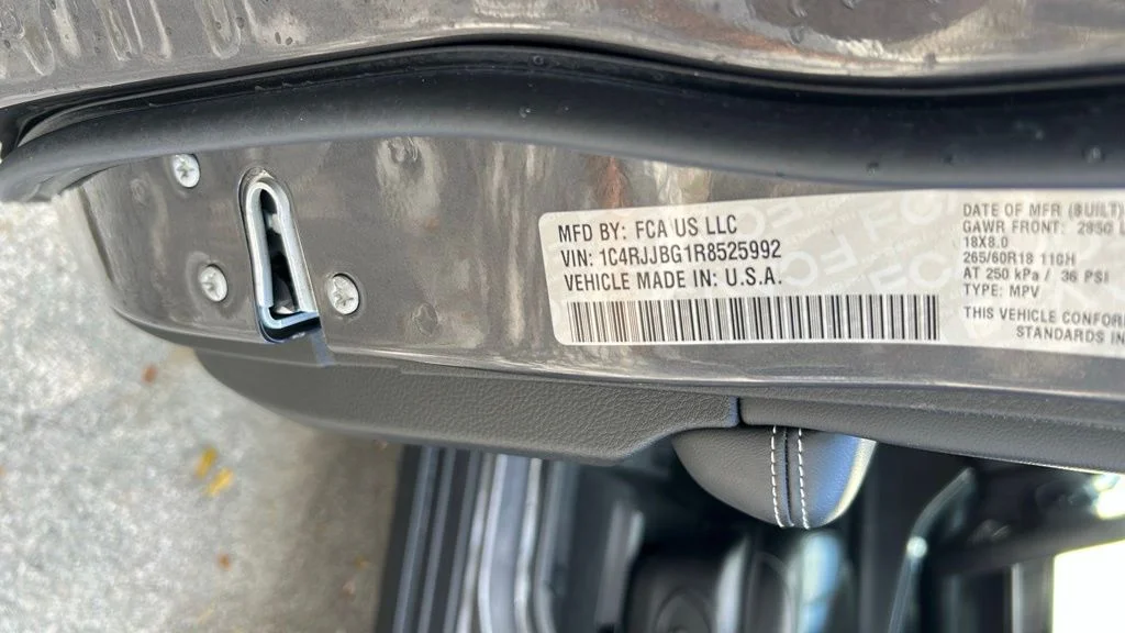 Used 2024 Gray Jeep Limited image 57