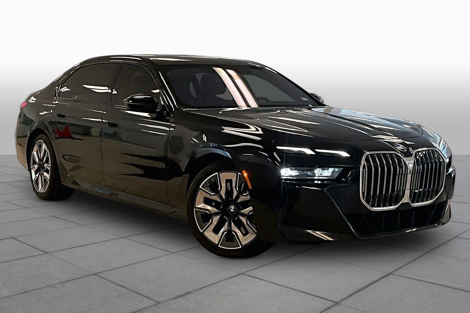Used 2023 Black Sapphire Metallic BMW 760i xDrive image 2