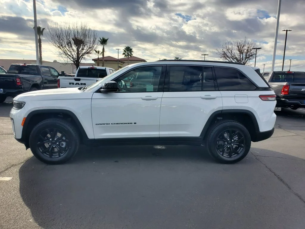 New 2026 Bright White Clearcoat Jeep Altitude image 6