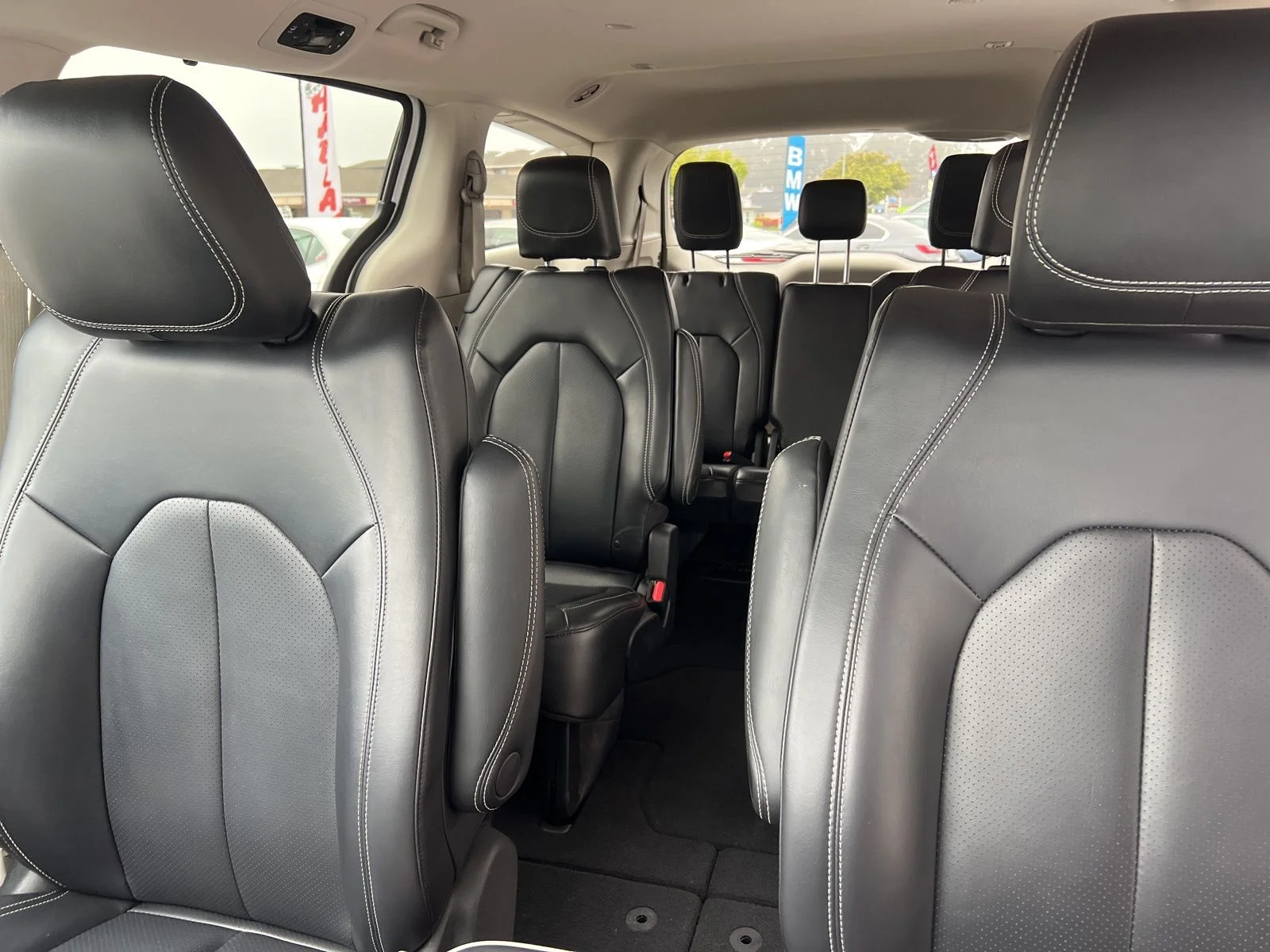 Used 2023 White Chrysler Touring L image 13