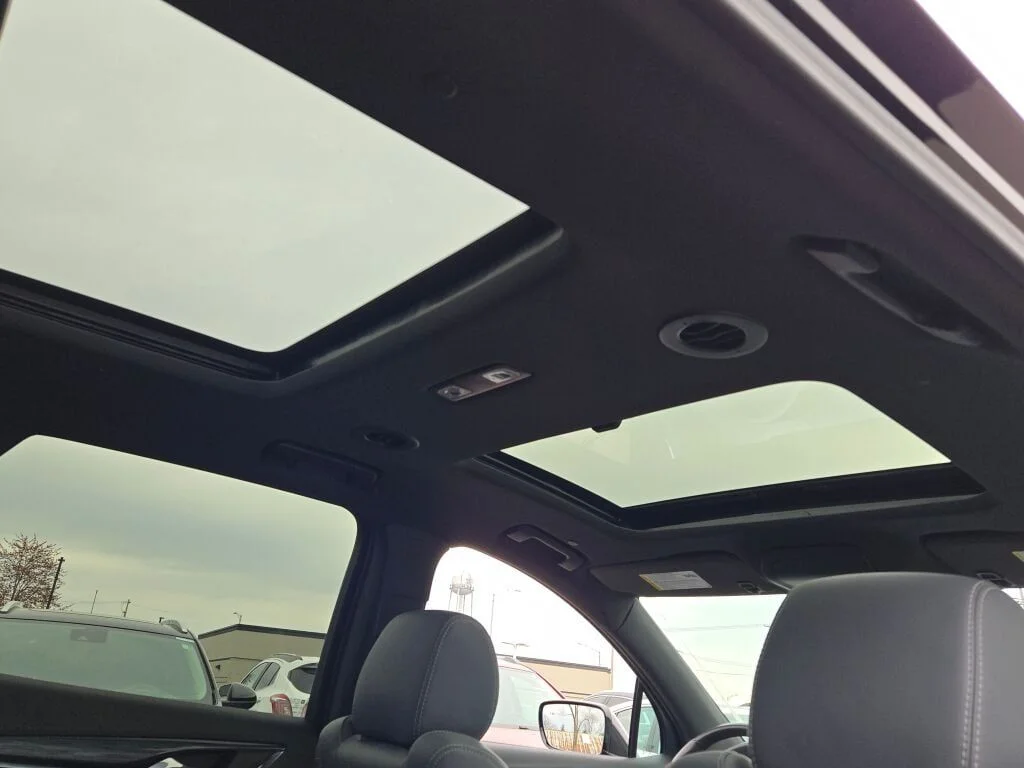 Used 2023 Black Buick Essence image 12