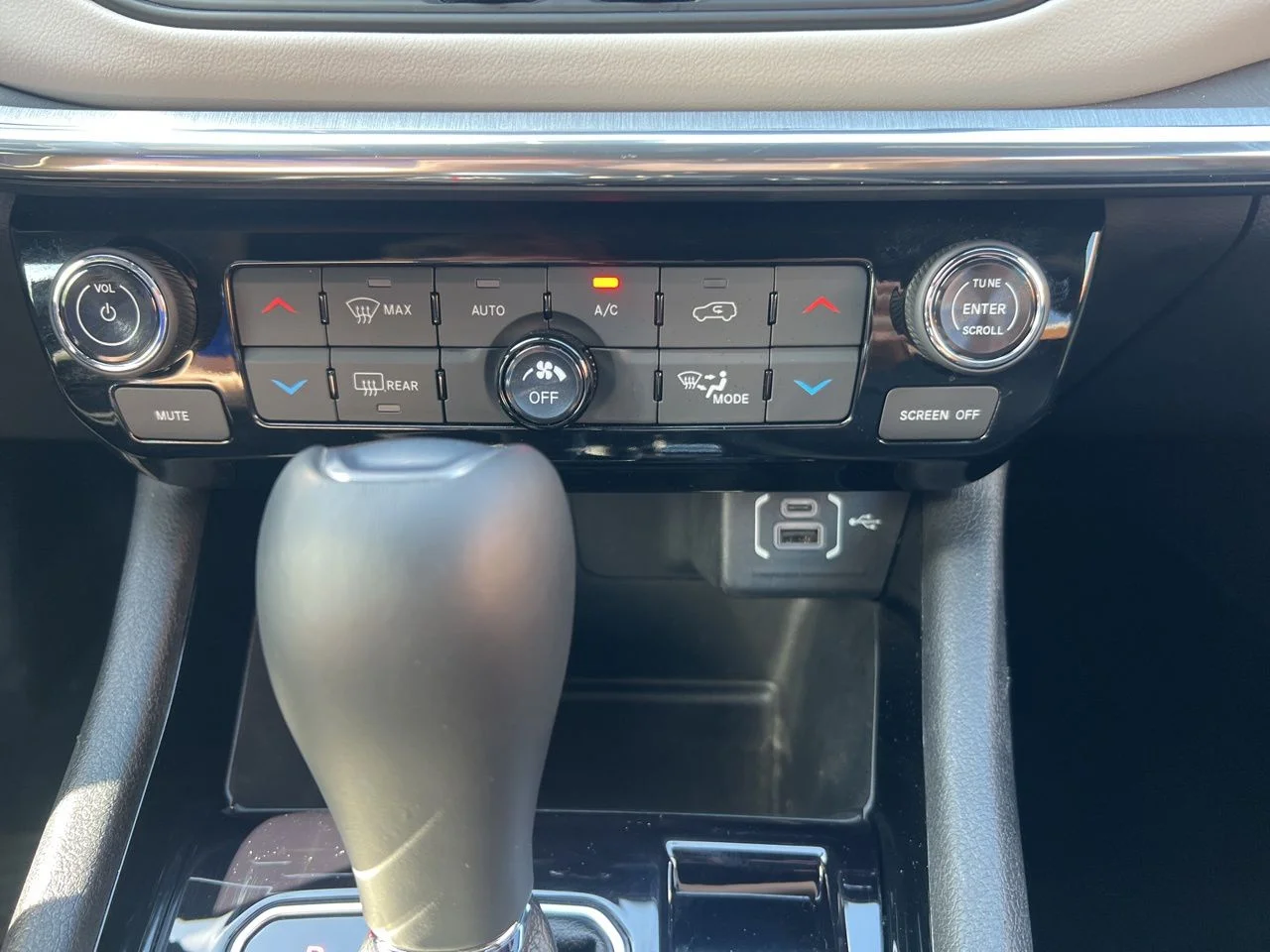 Used 2023 Gray Jeep Limited image 30