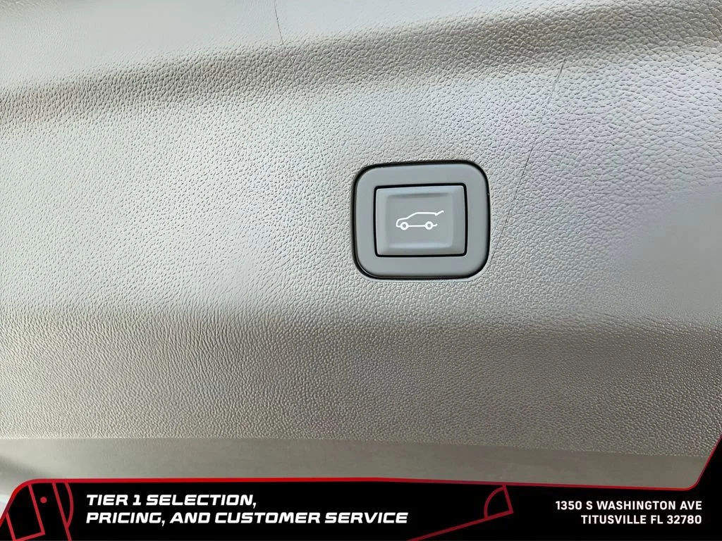 New 2026 Sterling Metallic GMC Elevation image 18