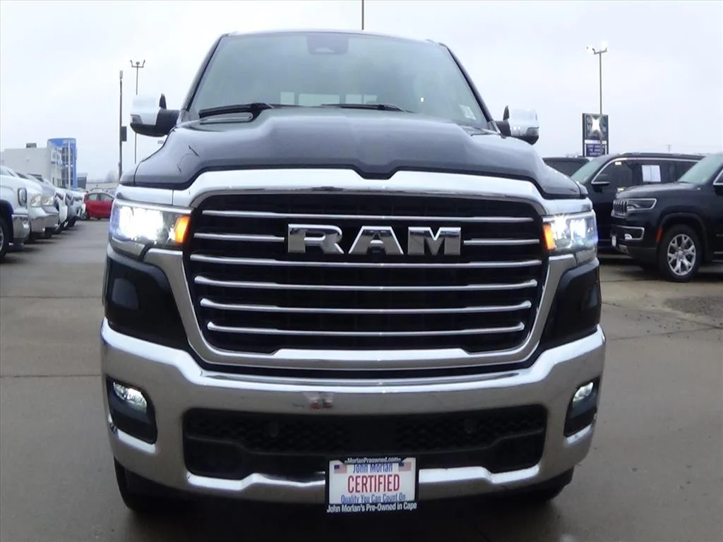 Certified Used 2025 Diamond Black Crystal Pearl Coat (pxj) RAM Laramie image 3