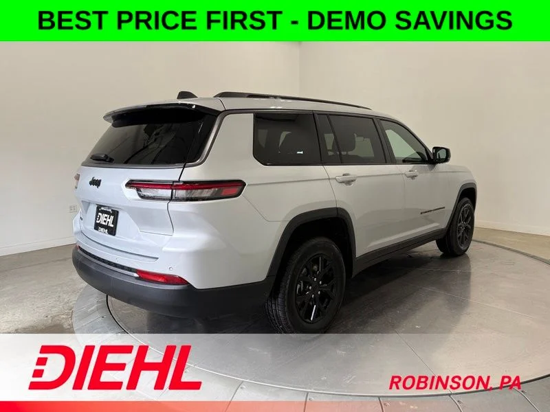 New 2026 Silver Zynith Exterior Paint Jeep  image 7