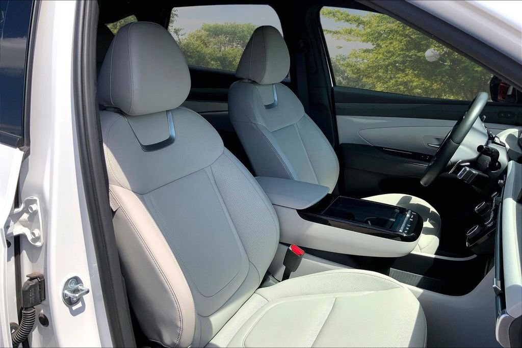 Used 2025 White Hyundai Limited image 27