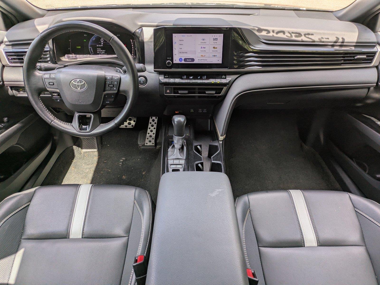 Used 2025  Toyota SE image 14