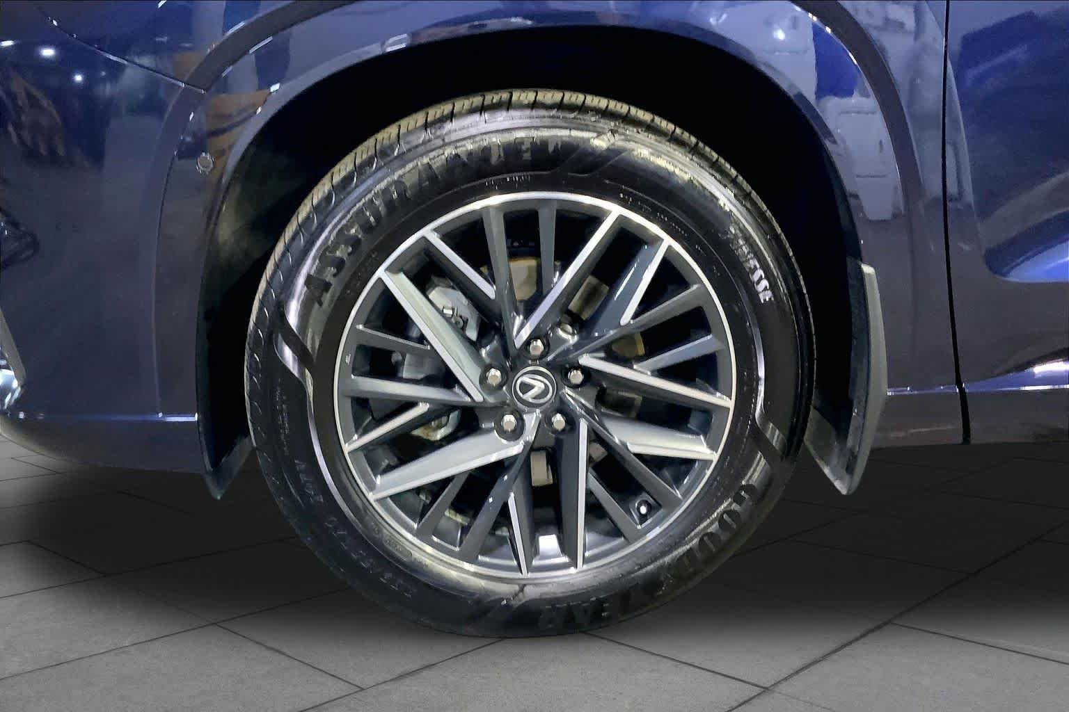 Used 2025 Nightfall Mica Lexus Premium image 11