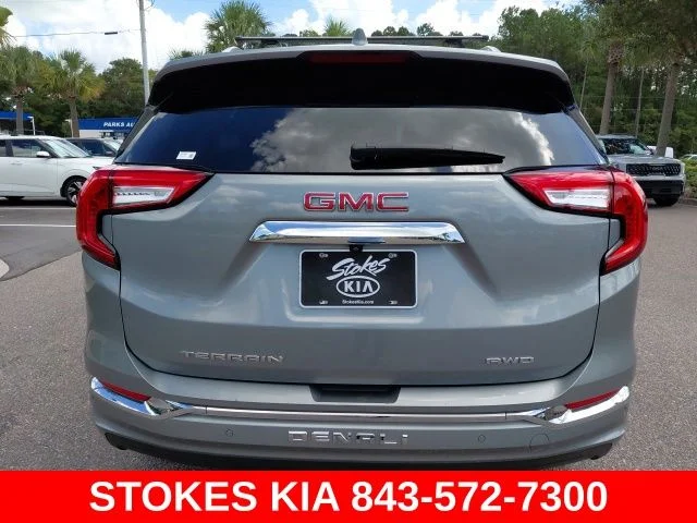 Used 2023 Silver GMC Denali image 5