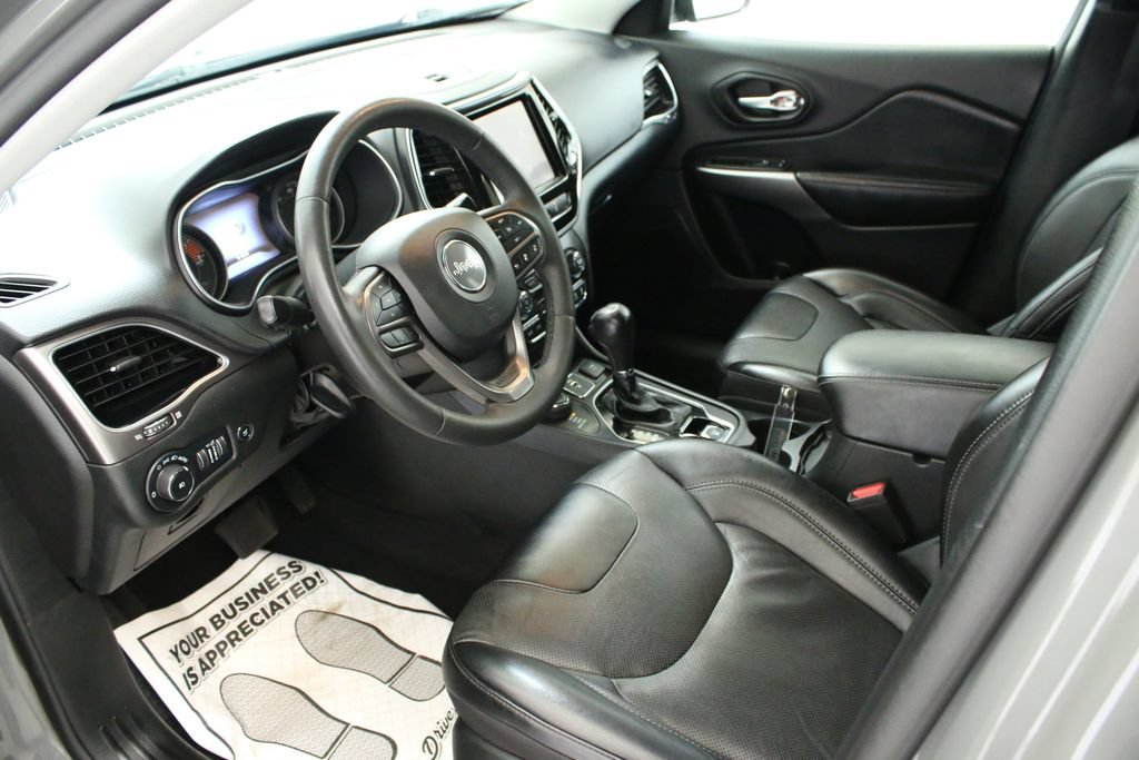 Used 2022 Gray Jeep Limited image 23