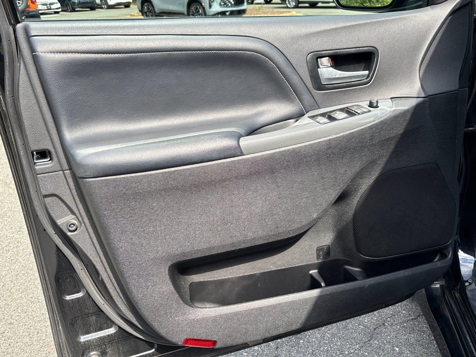 Used 2016 Midnight Black Metallic Toyota SE image 12