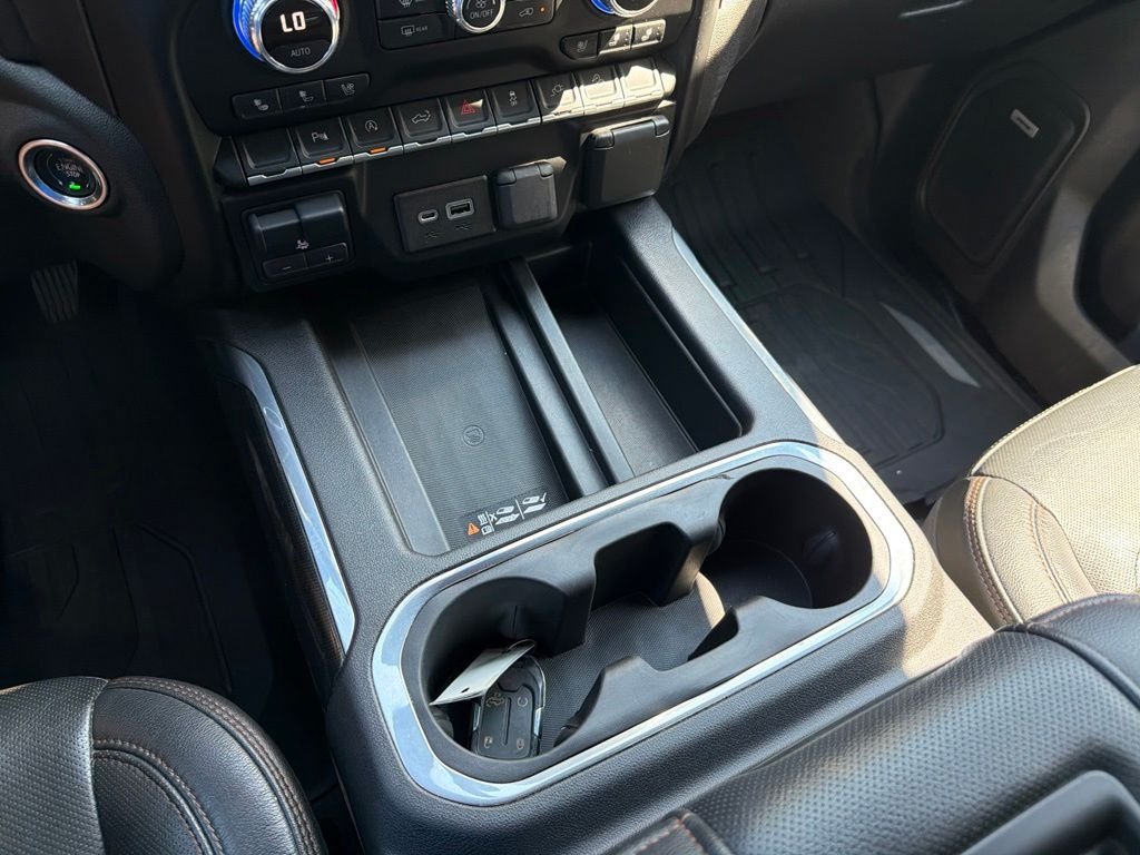 Used 2019 White GMC AT4 image 23