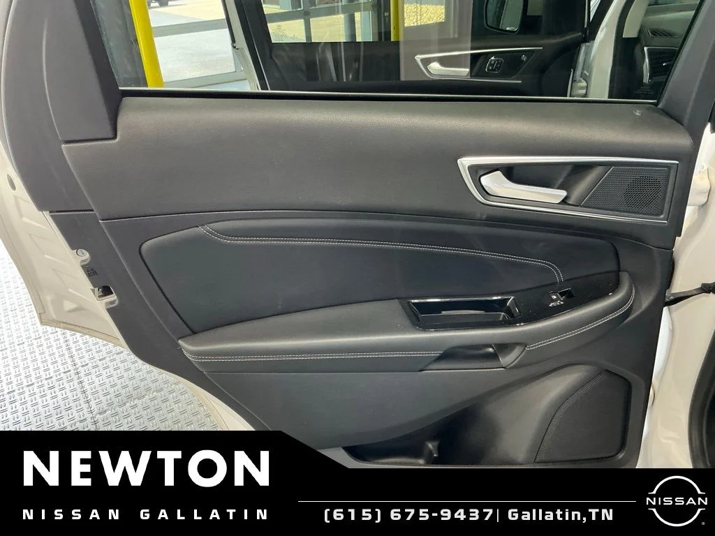Used 2019 White Platinum Clearcoat Metallic Ford Titanium image 49