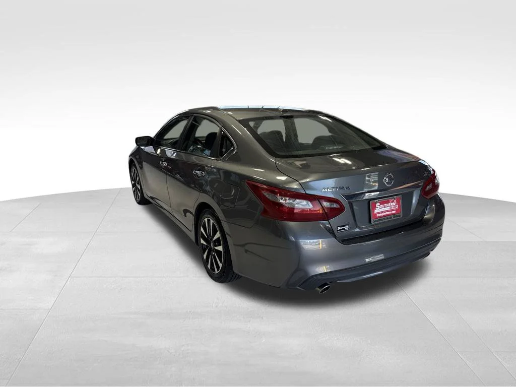 Used 2018 Gray Nissan 2.5 SV image 5