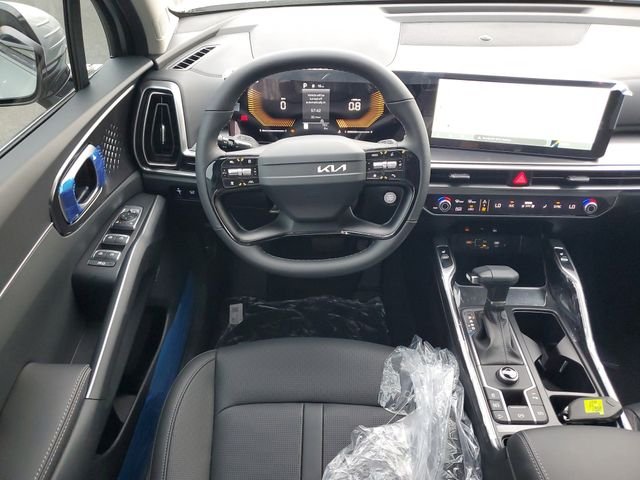 New 2026 Ivory Kia EX image 17