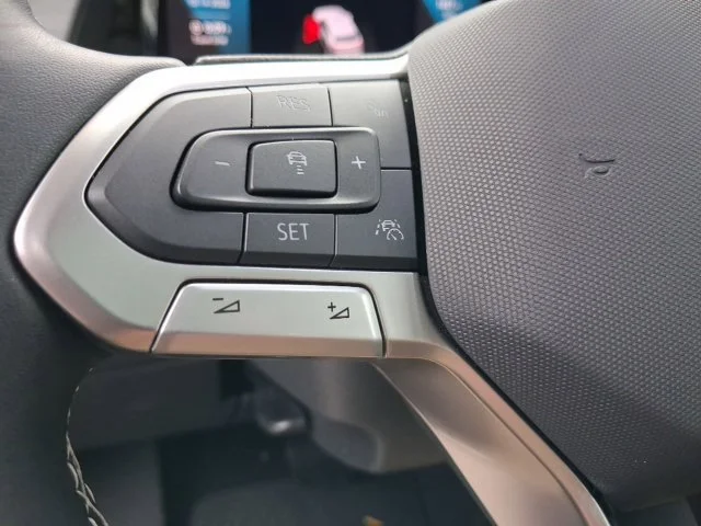 2026 Volkswagen Atlas Cross Sport SE w/Tech - Photo 17