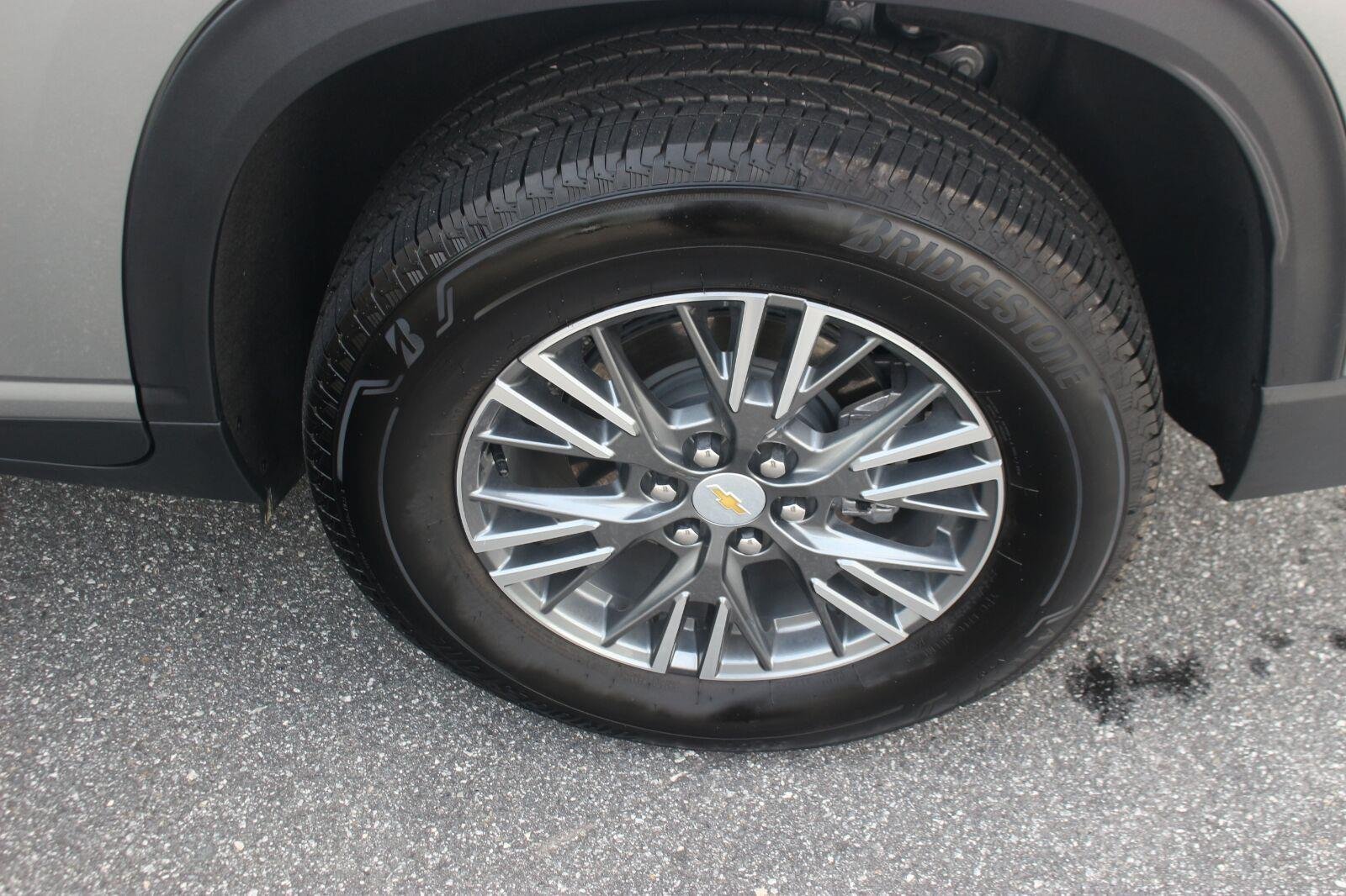 Used 2026 Sterling Gray Metallic Chevrolet LT image 38