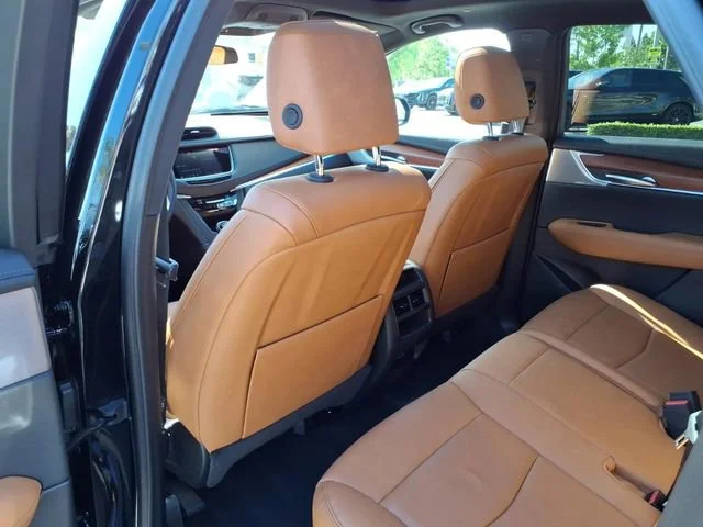 Used 2025 Stellar Black Metallic Cadillac Premium Luxury image 9