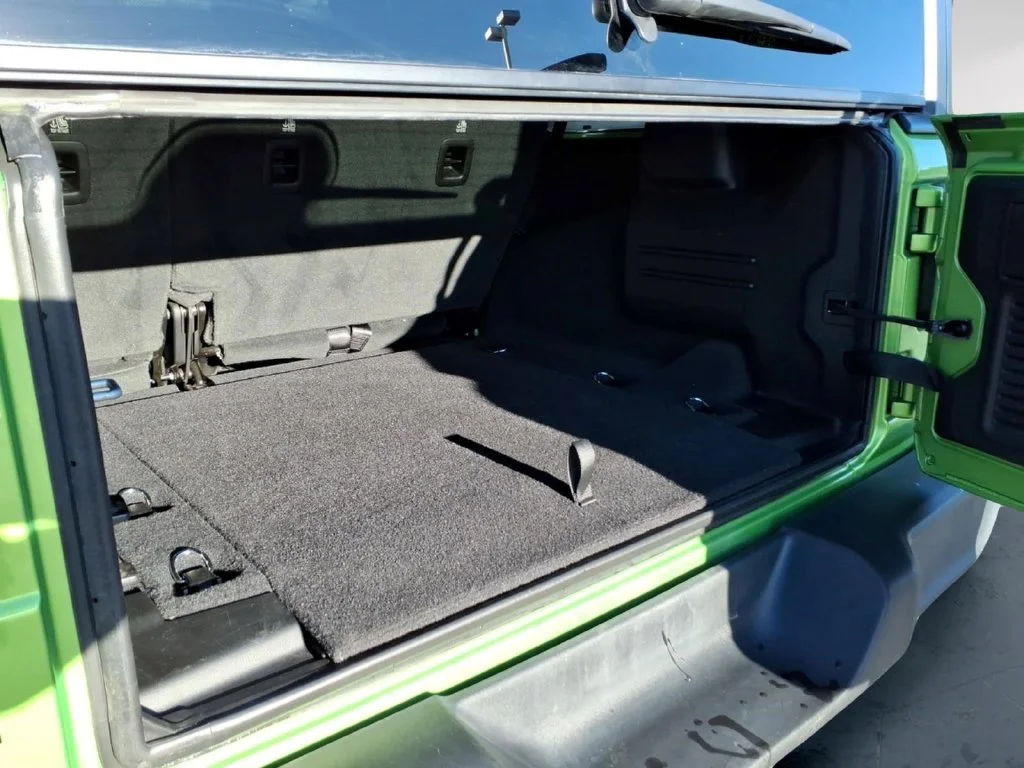 Used 2025 Green Jeep Sport S image 10