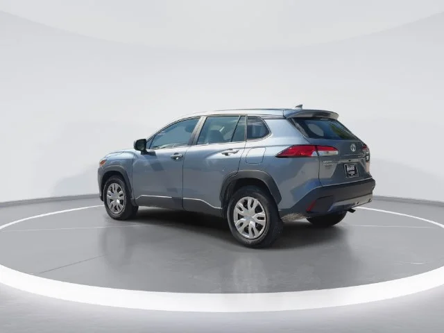 Used 2024  Toyota L image 6