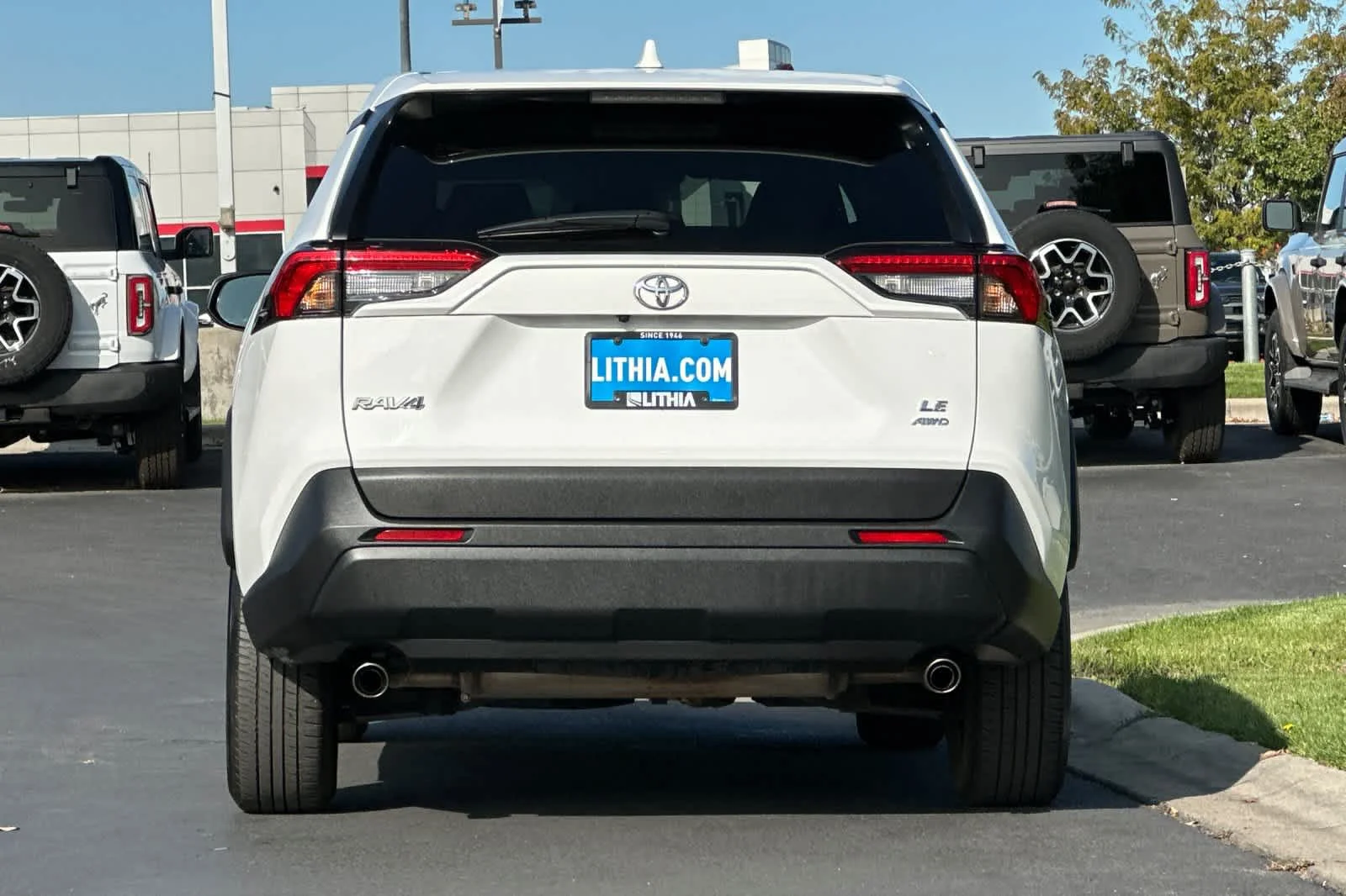 Certified Used 2025 Ice Toyota LE image 7