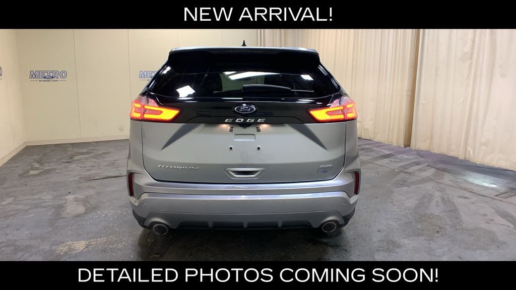 Used 2024 Silver Metallic Ford Titanium image 4