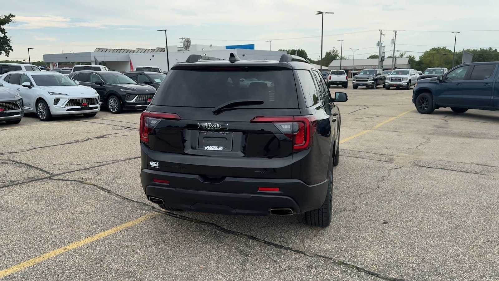 2023 GMC Acadia SLE - Photo 14
