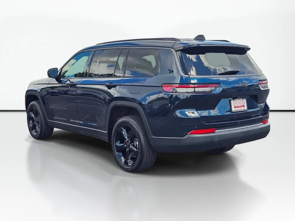 New 2027 Fathom Blue Pearl-Coat Paint Jeep Limited image 12