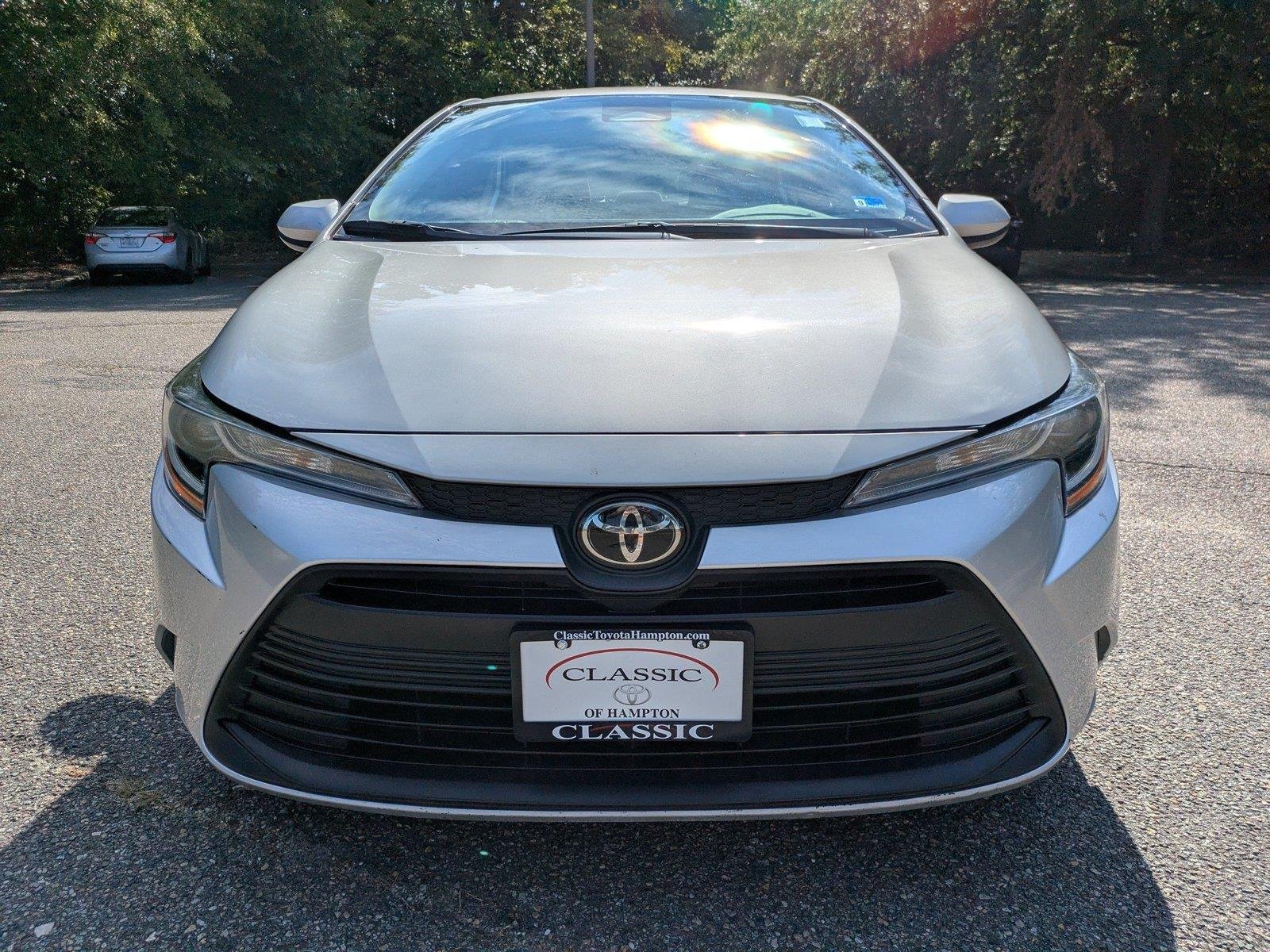 Used 2024  Toyota LE image 9