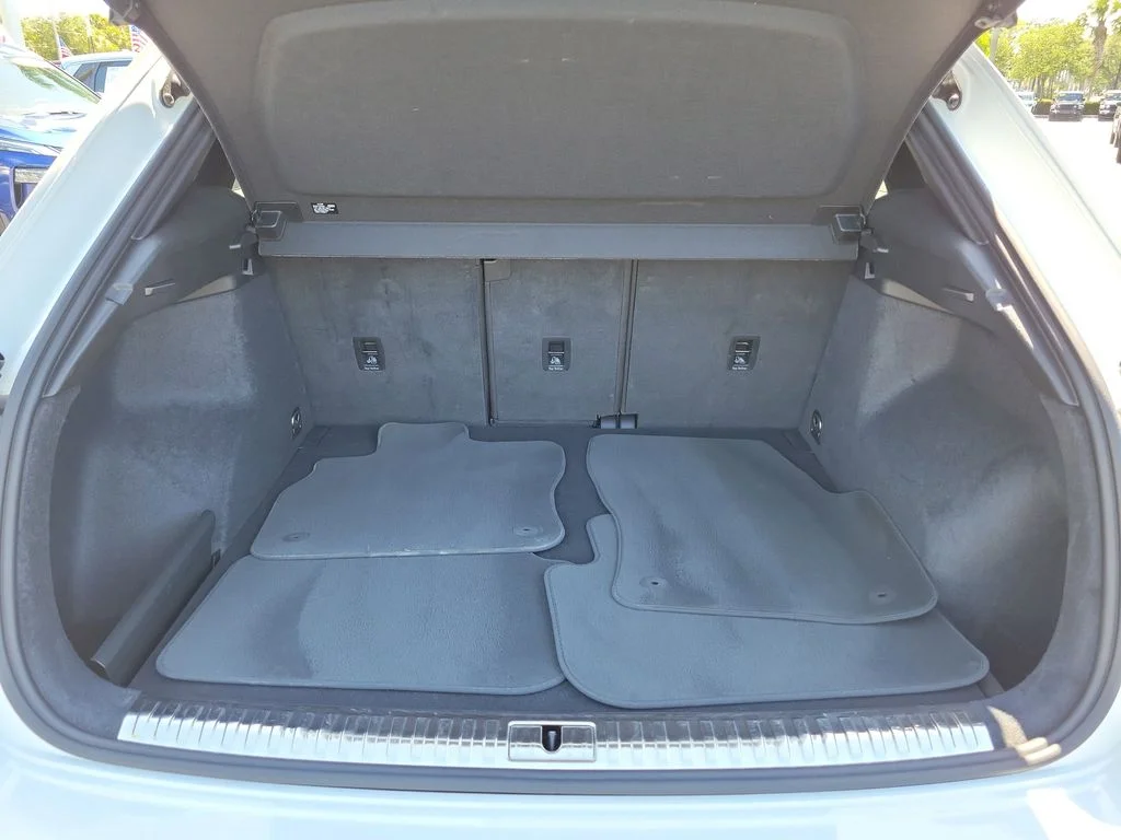 Used 2025  Audi Premium image 10