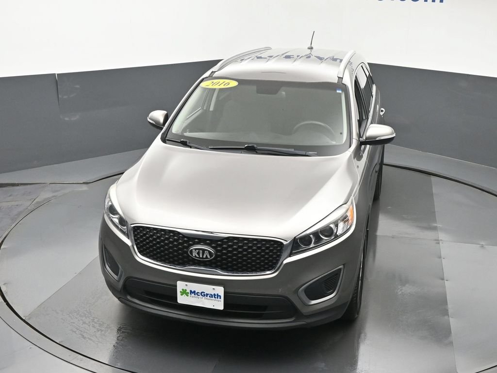 Used 2016 Silver Kia LX image 27