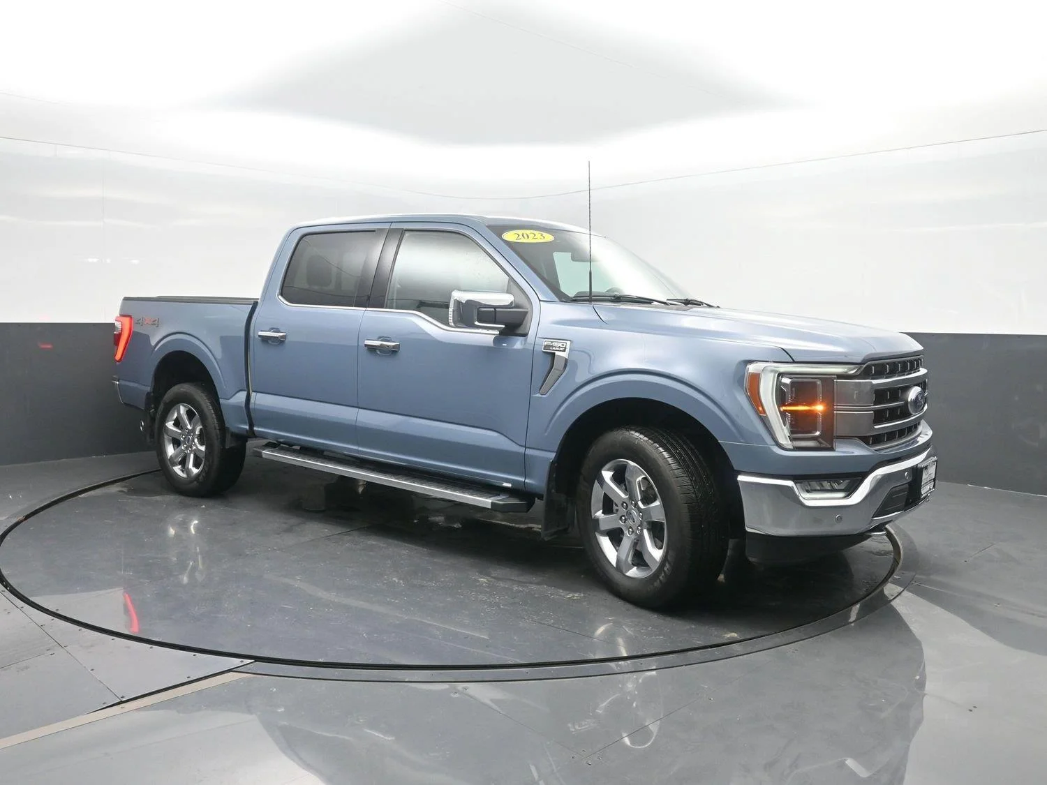 Used 2023 Azure Gray Metallic Tri-Coat Ford LARIAT image 4