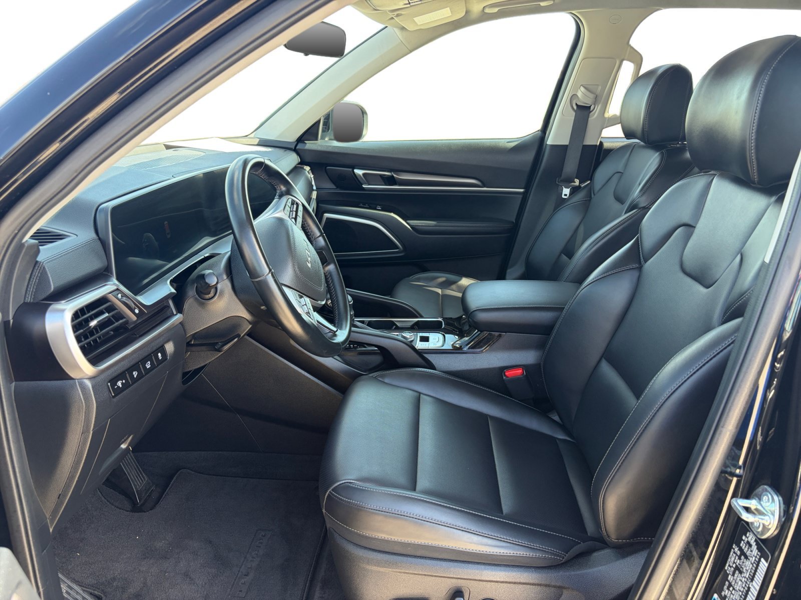 Used 2025 Ebony Black Kia S image 11