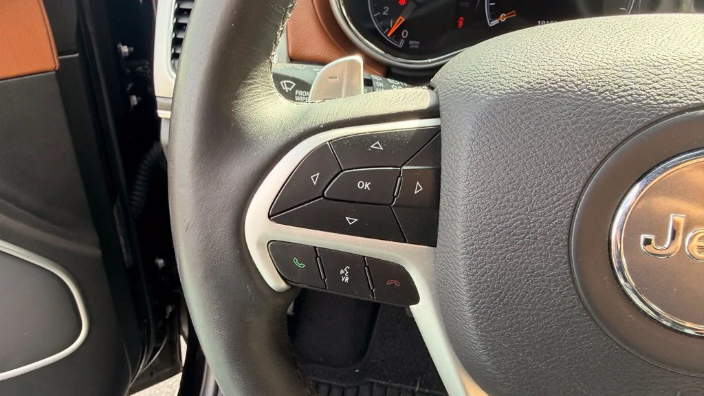 Used 2019 Black Jeep Summit image 9