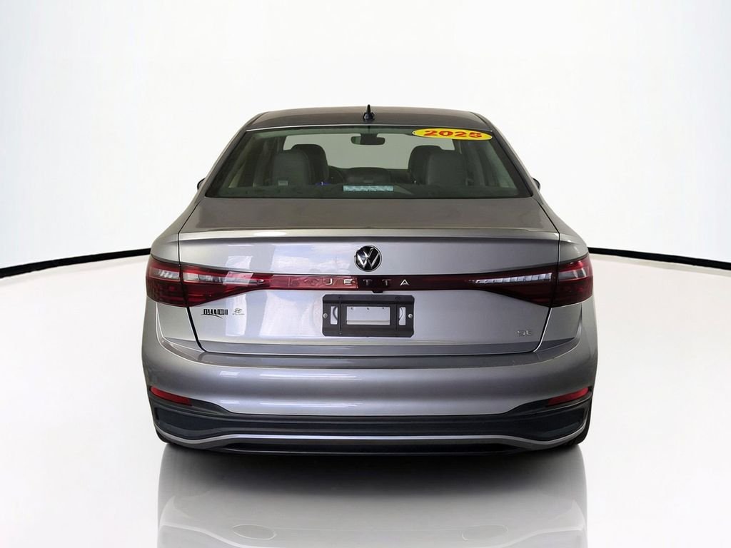 2025 Volkswagen Jetta SE - Photo 7