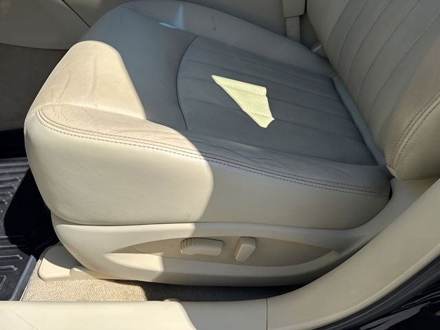Used 2017 Black INFINITI Base image 14