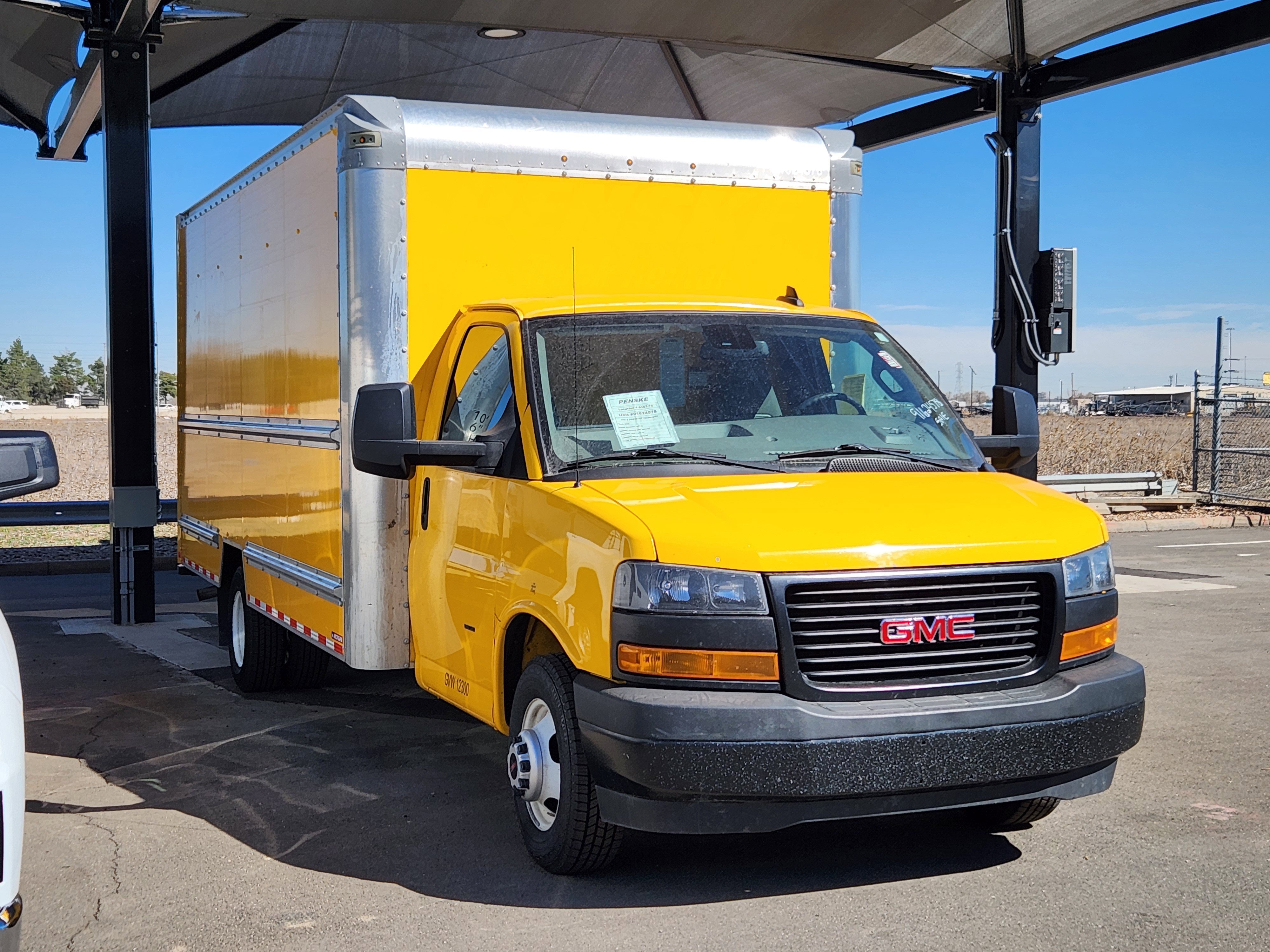 2022 GMC Savana Cutaway