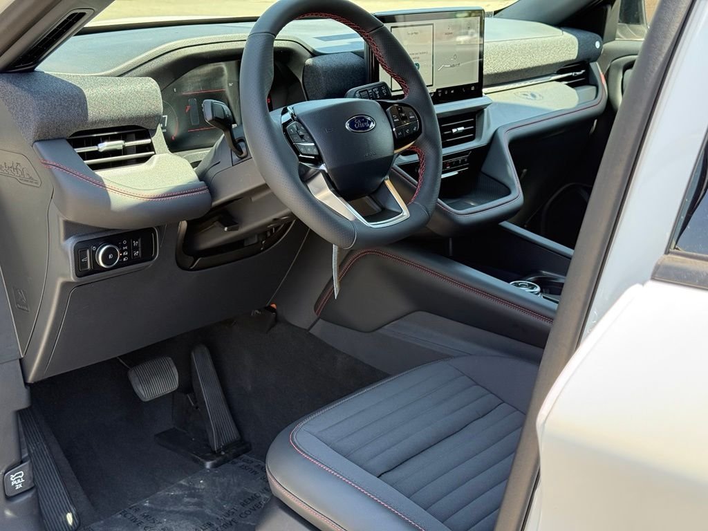New 2026 Star White Metallic Tri-Coat Ford ST-Line image 6