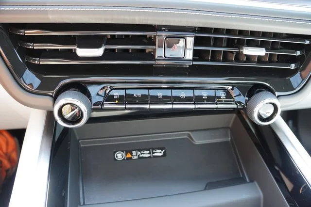 Used 2025 Black Chevrolet Premier image 37