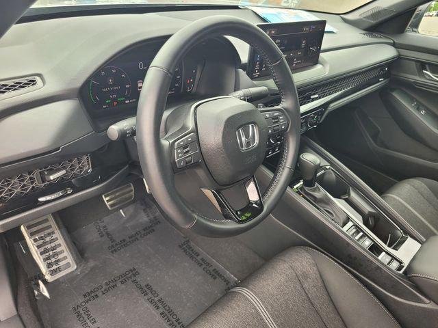 Used 2025  Honda Sport image 12