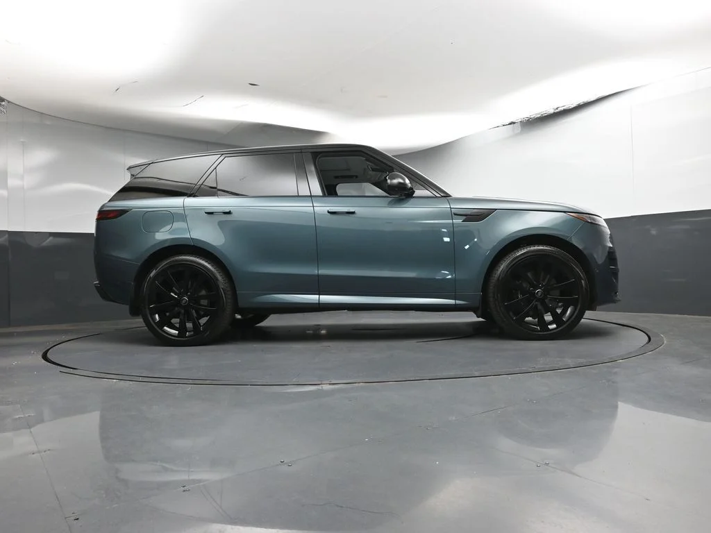 Certified Used 2024 Green Land Rover Dynamic SE image 29