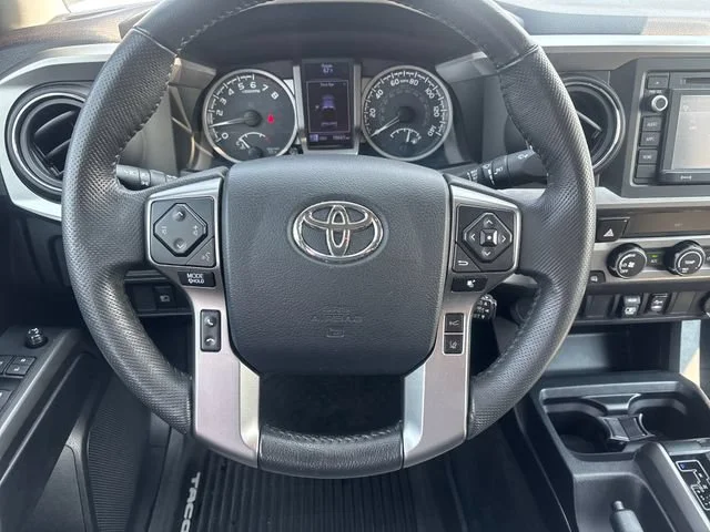 Used 2019 White Toyota SR5 V6 image 17